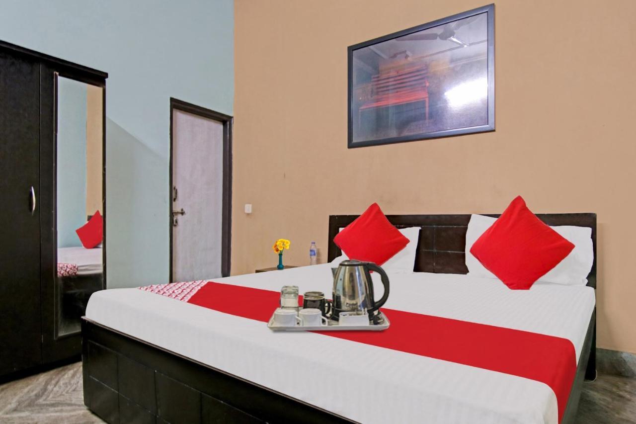Flagship Hotel Decent Stay Near Pvr Vikaspuri Delhi Új-Delhi Kültér fotó