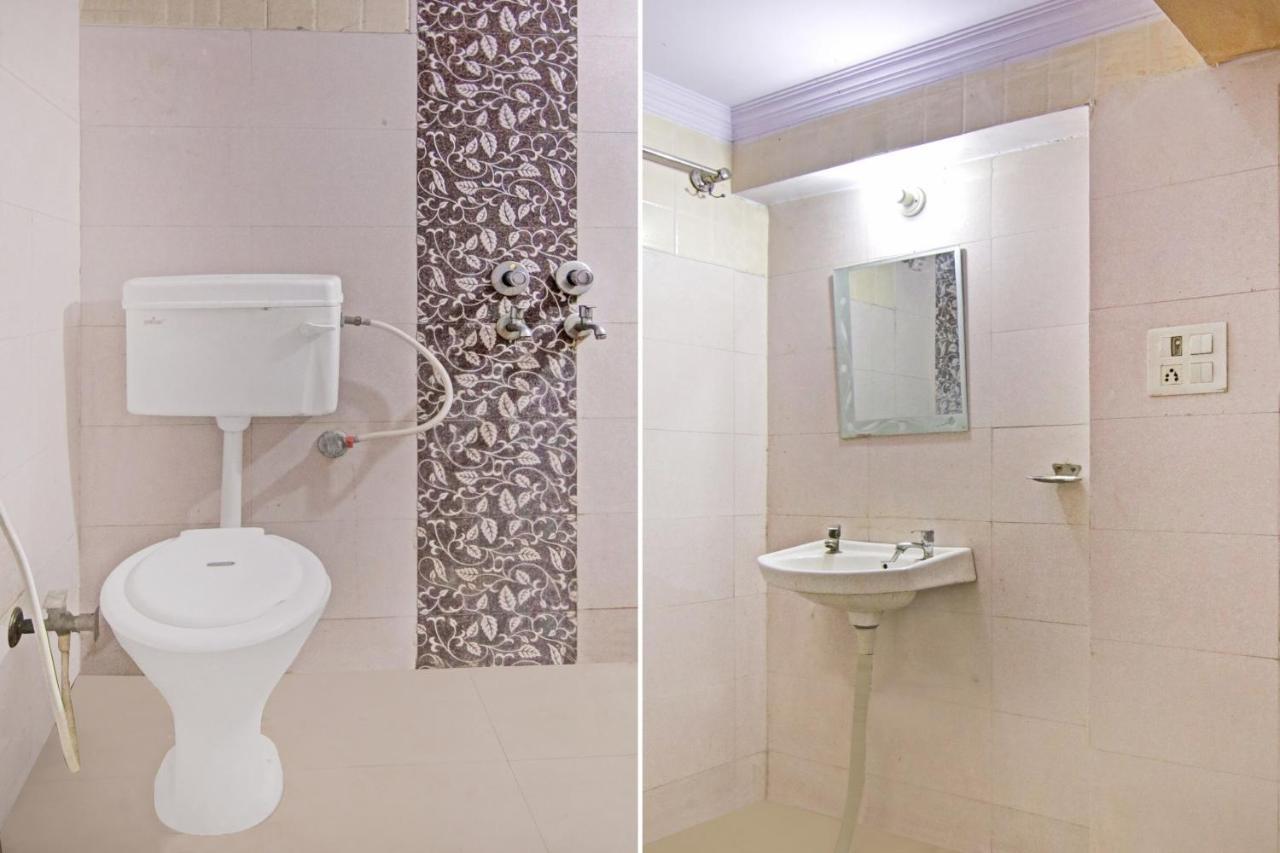 Flagship Hotel Decent Stay Near Pvr Vikaspuri Delhi Új-Delhi Kültér fotó