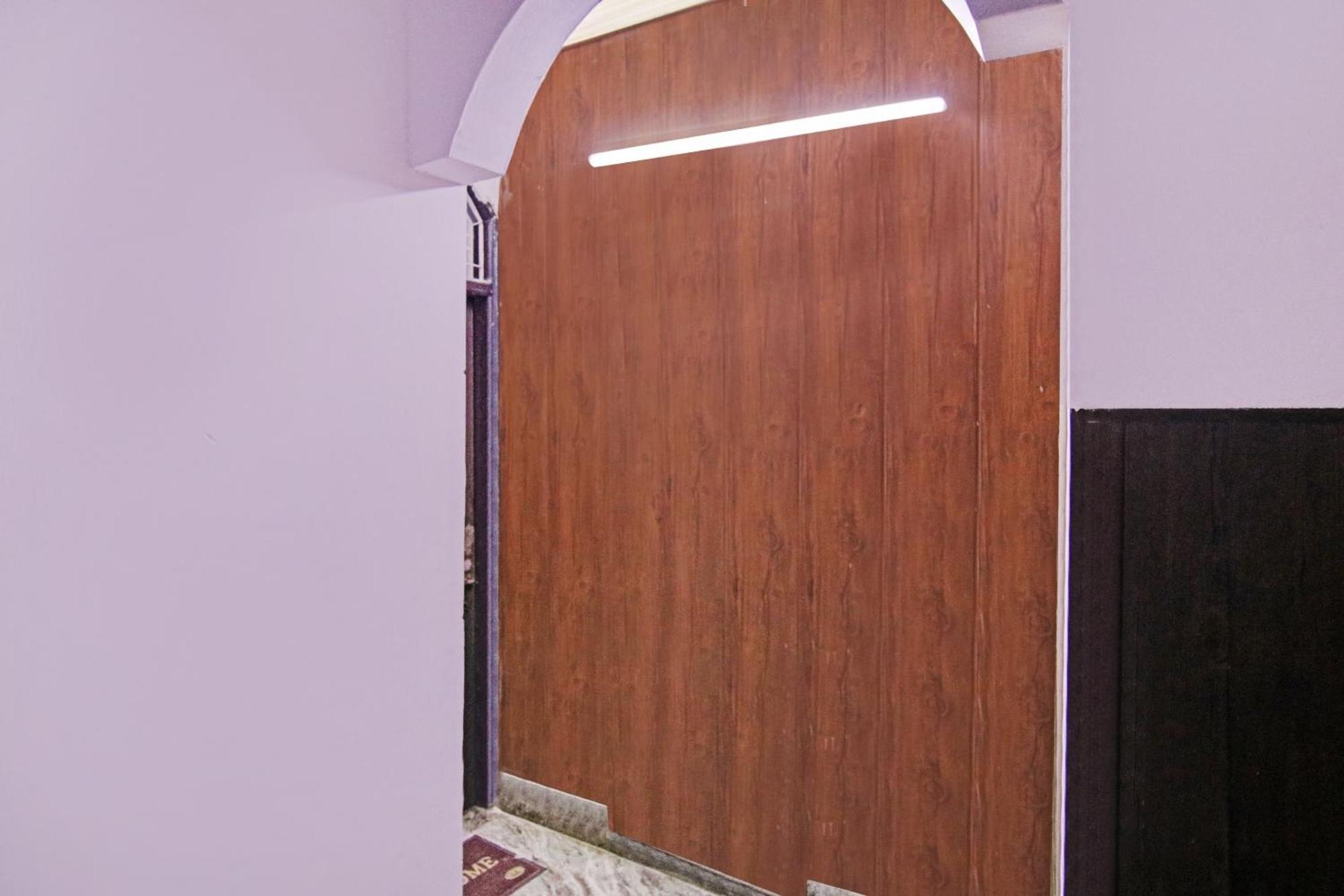Flagship Hotel Decent Stay Near Pvr Vikaspuri Delhi Új-Delhi Kültér fotó